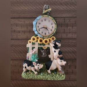 vintage Young Town 08811 Quartz movement piggy farm-themed Clock